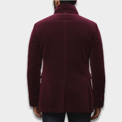 Męski casualowy płaszcz zapinany na guziki o uporządkowanym kroju